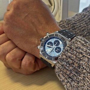 Breitling Chronomat Super Chronomat B01 44 Ice Blue Platin Lünette Ice Blue PB0134 Fullset